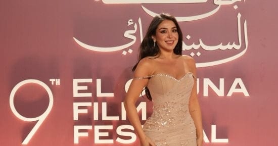 ‏هيا مرعشلي في موقف محرج على السجادة الحمراء بالجونة
